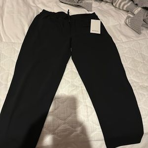 NWT Lululemon Tapered Leg Mid-Rise Pant
